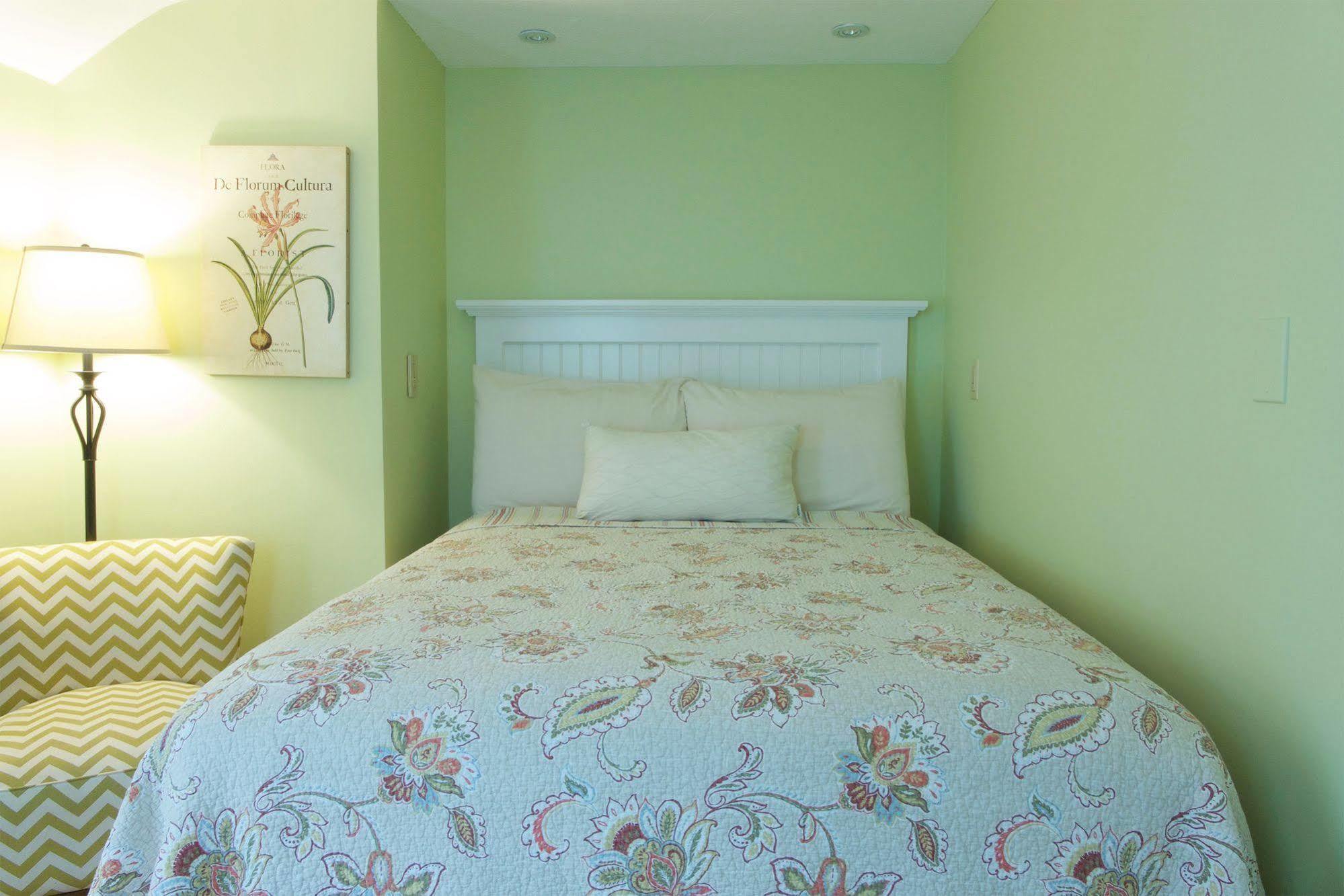 Madison Inn Oak Bluffs Bagian luar foto