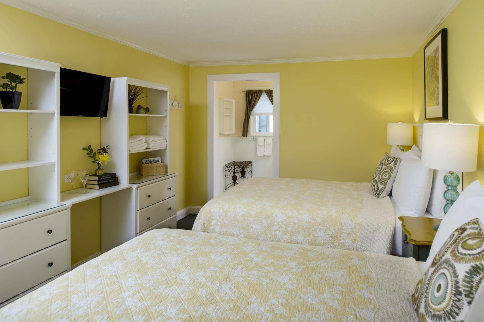 Madison Inn Oak Bluffs Bagian luar foto